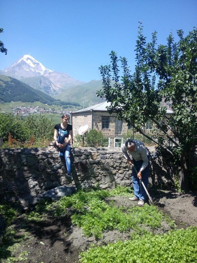 Nino & Zurabi Guest House Kazbegi Εξωτερικό φωτογραφία